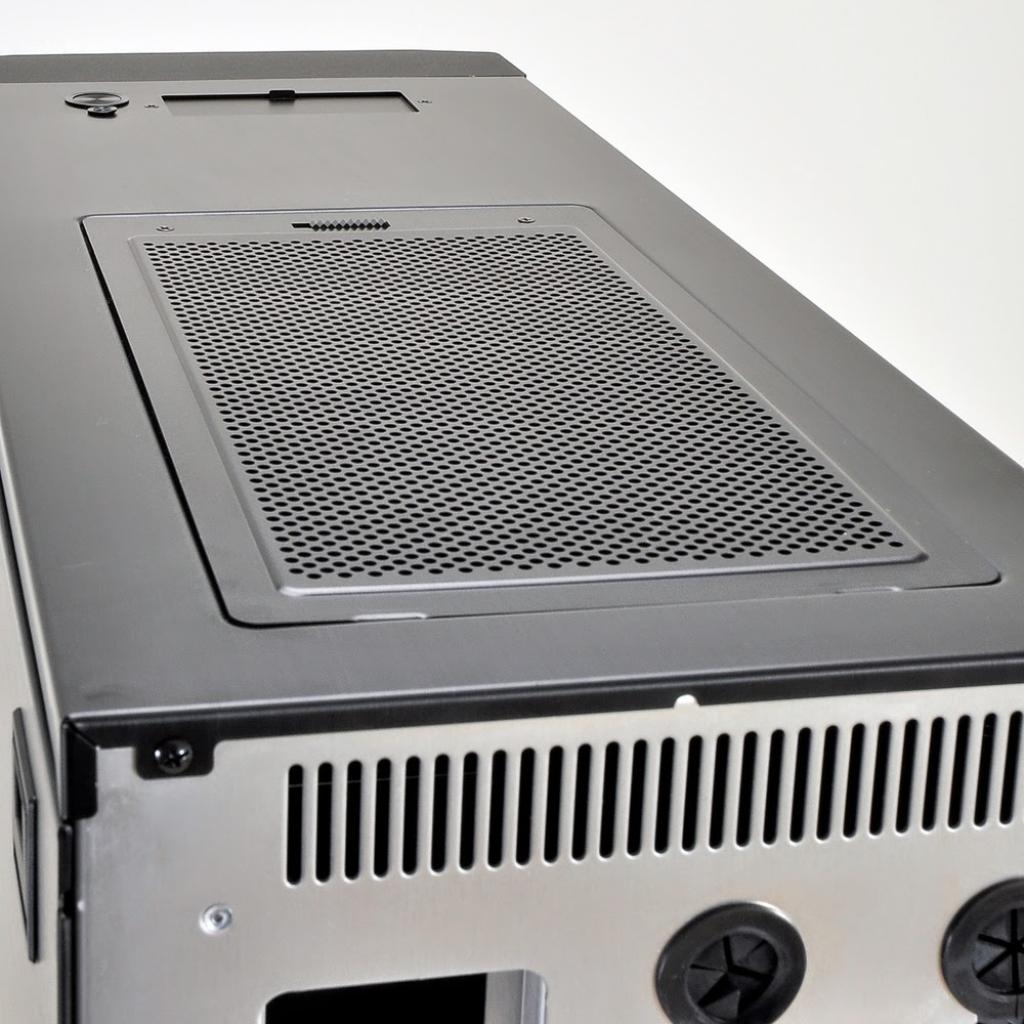 [15/04/2014] Lian Li PC-V2130 (23)