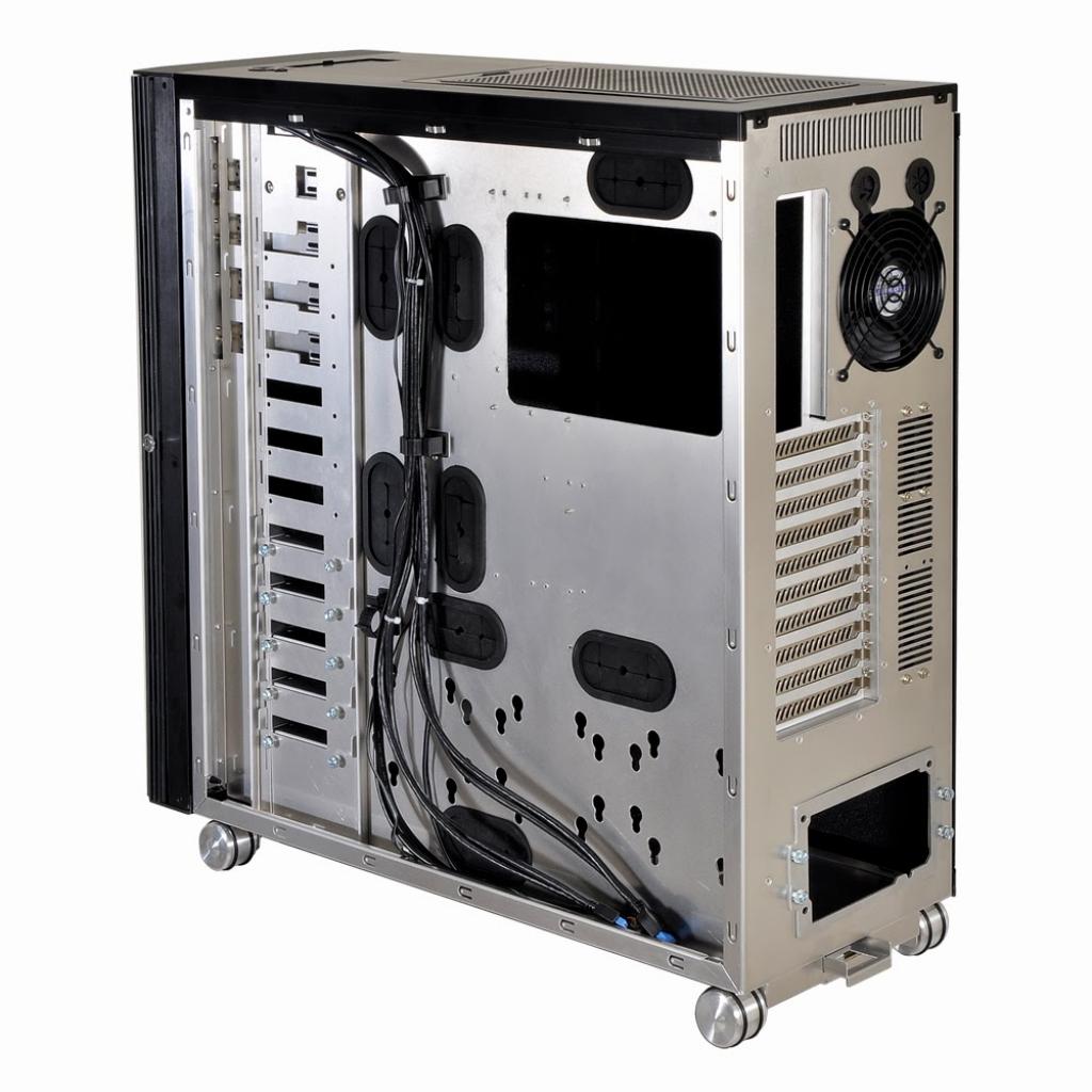 [15/04/2014] Lian Li PC-V2130 (9)