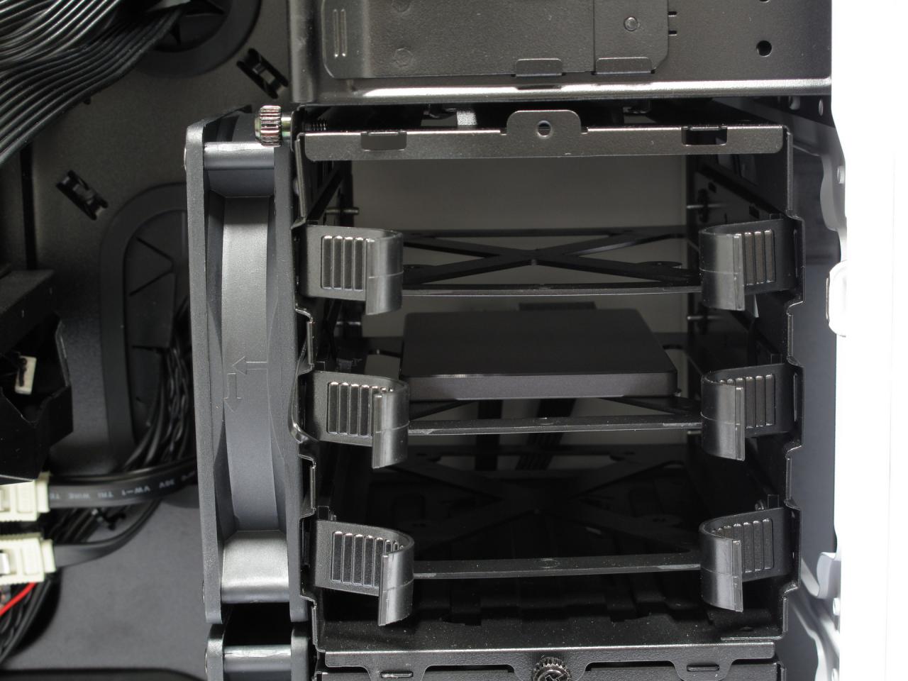 [09/04/2014] Mifcom Titanfall Official Gaming PC Gold: Der offizielle Titanfall-Präsentations-PC im Leistungstest (17)