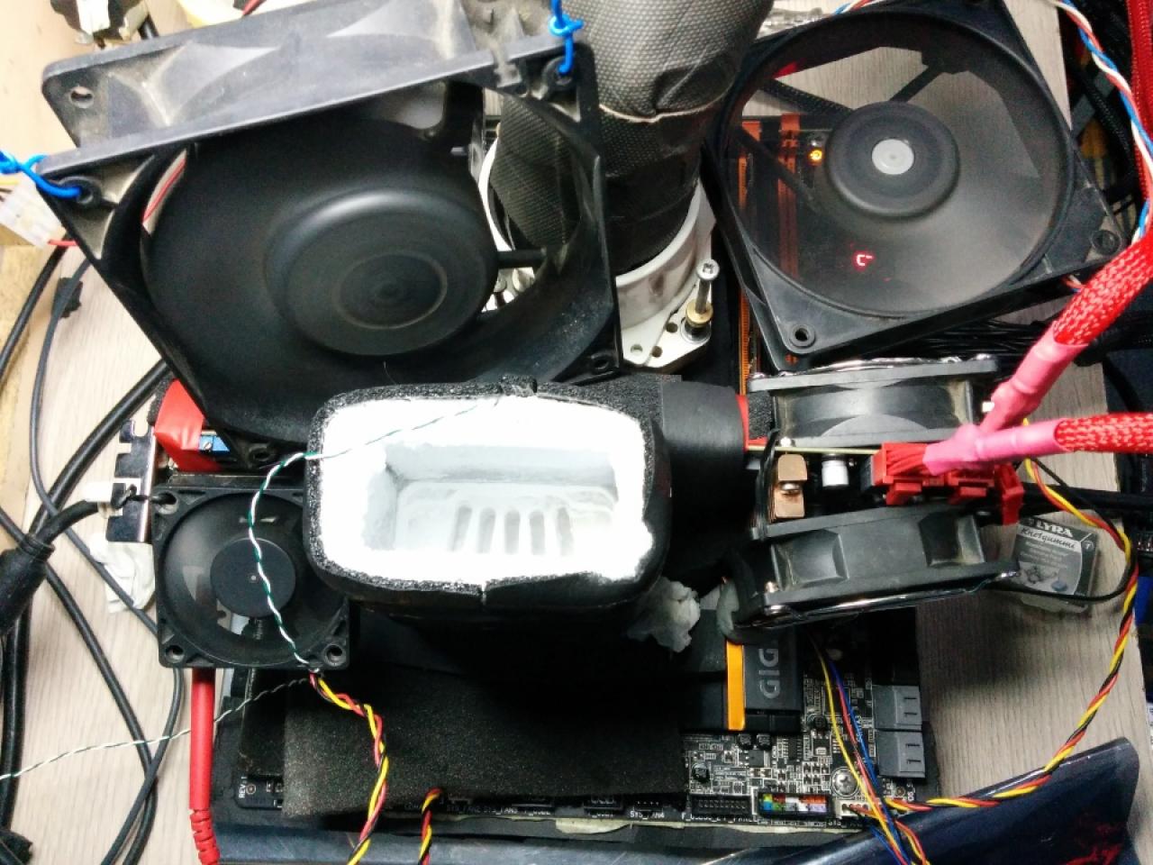 [15/04/2014] Moonman Radeon R9 290X OC (3)