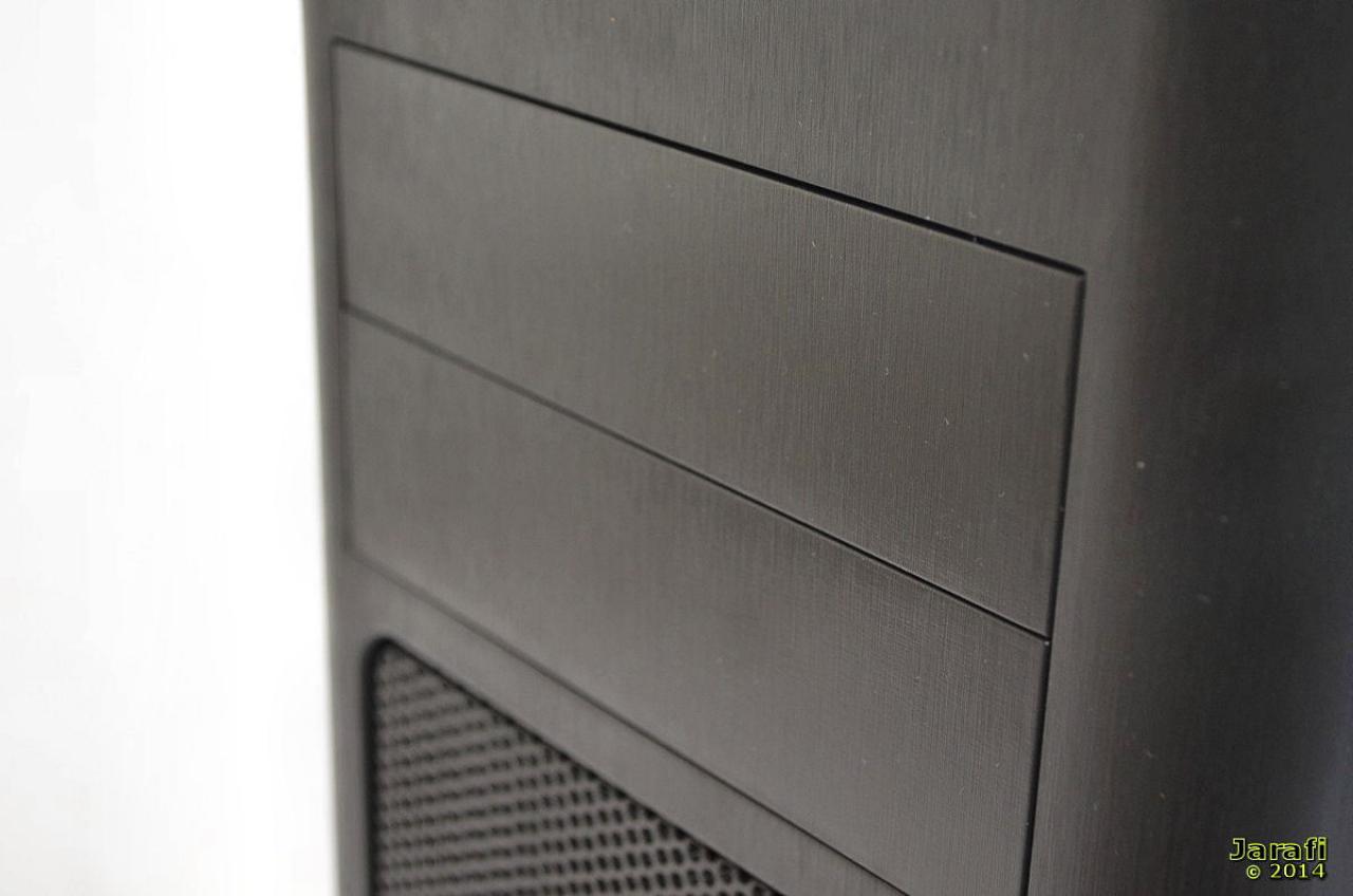 [09/04/2014] Fractal Design Arc Mini R2 (12)