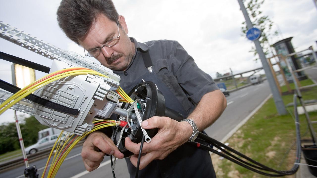 [25/04/2014] Wenn am Ende der 15 Gigabyte Datenvolumen noch viel zu viel Monat übrig ist: Die PCGH-Meinung der Woche (1)