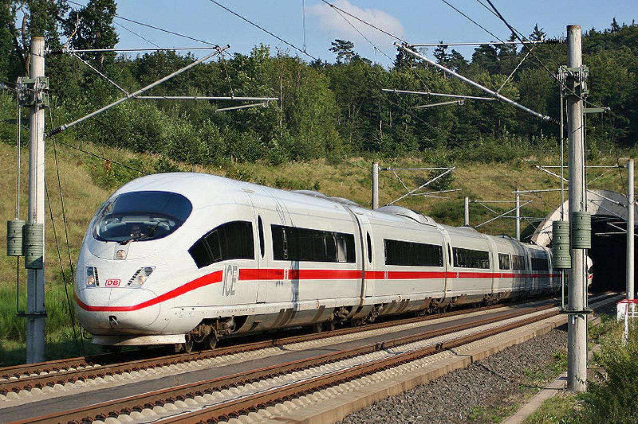 [27/05/2014] Deutsche Bahn: ICE-WLAN in der 2. Klasse noch dieses Jahr