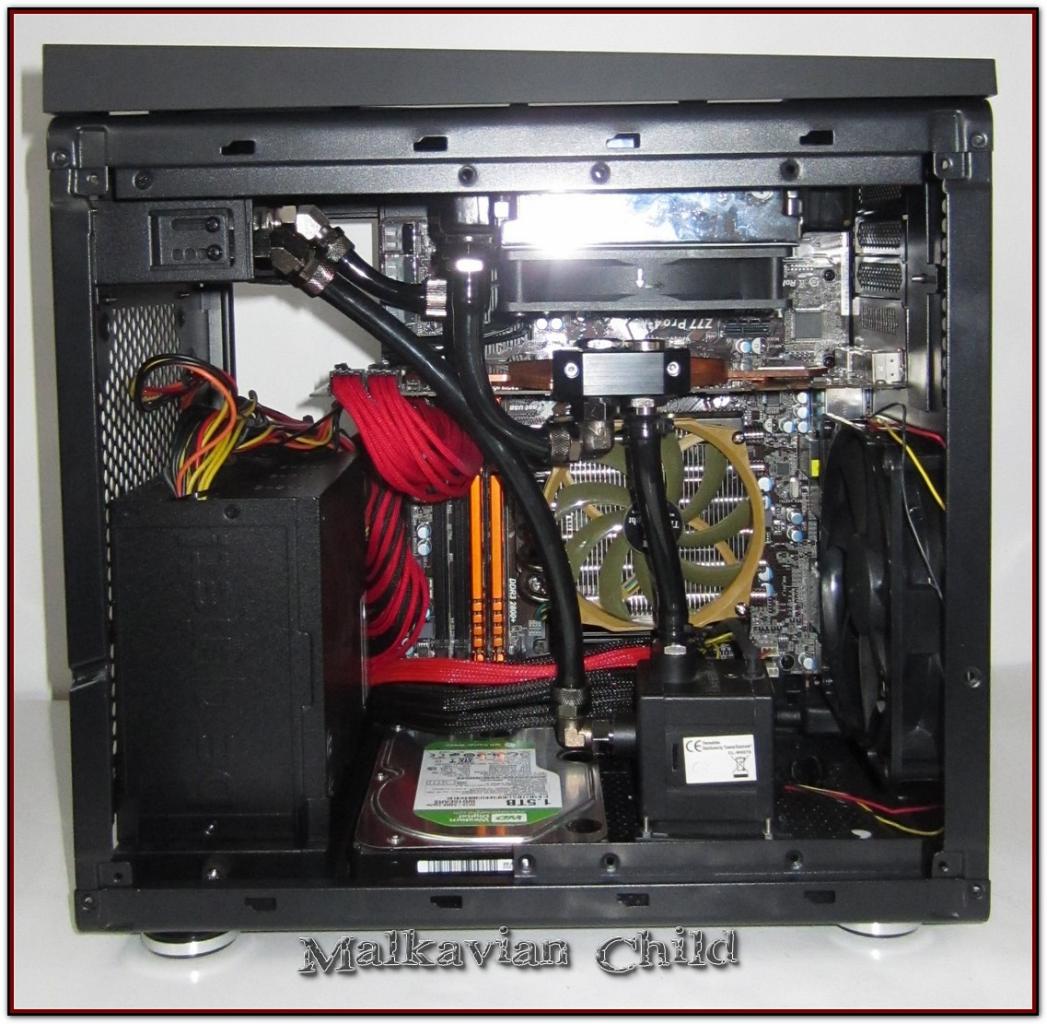 [27/05/2014] Bitfenix Colossus M Micro-ATX (19)