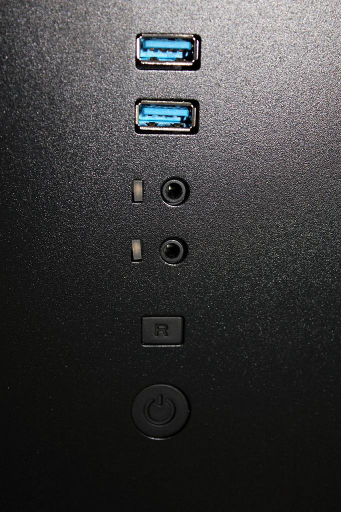 [26/05/2014] Bitfenix Colossus M Mini-ITX (12)