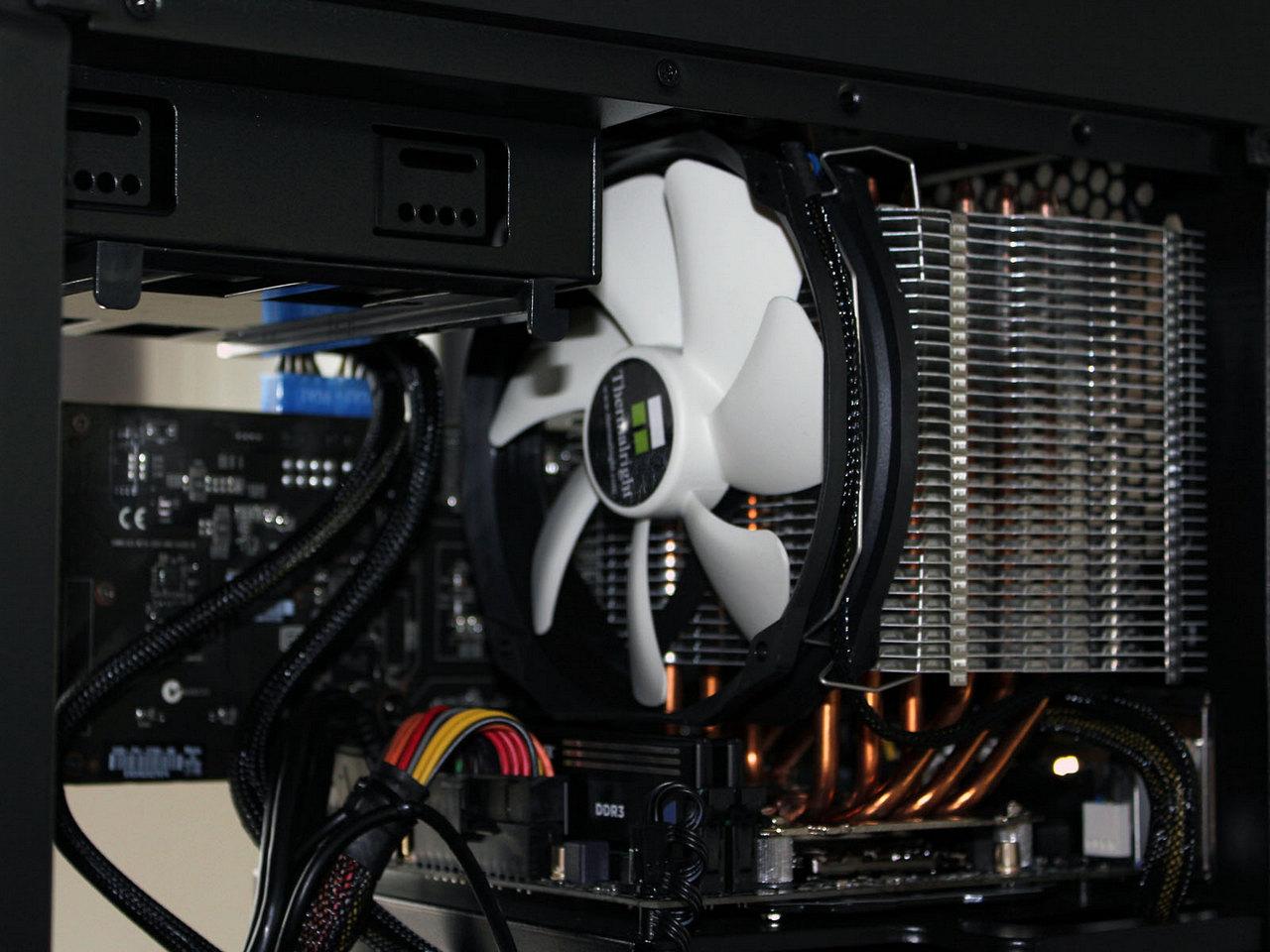 [26/05/2014] Bitfenix Colossus M Mini-ITX (16)