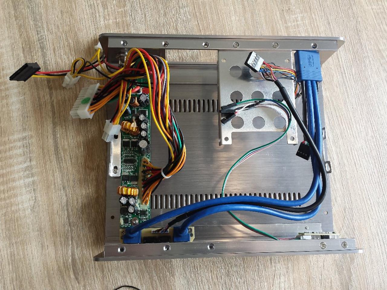 [19/05/2014] MS-Tech CI-70 Mini-ITX (11)