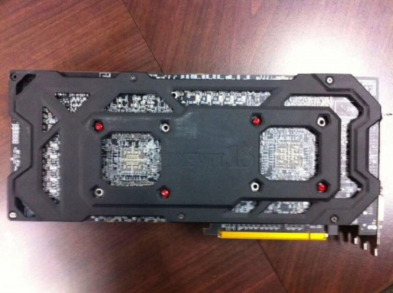 [05/05/2014] Powercolor Radeon R9 295X2: Grafikkarten-Monster mit vier 8-Pin-Anschlüssen (1)