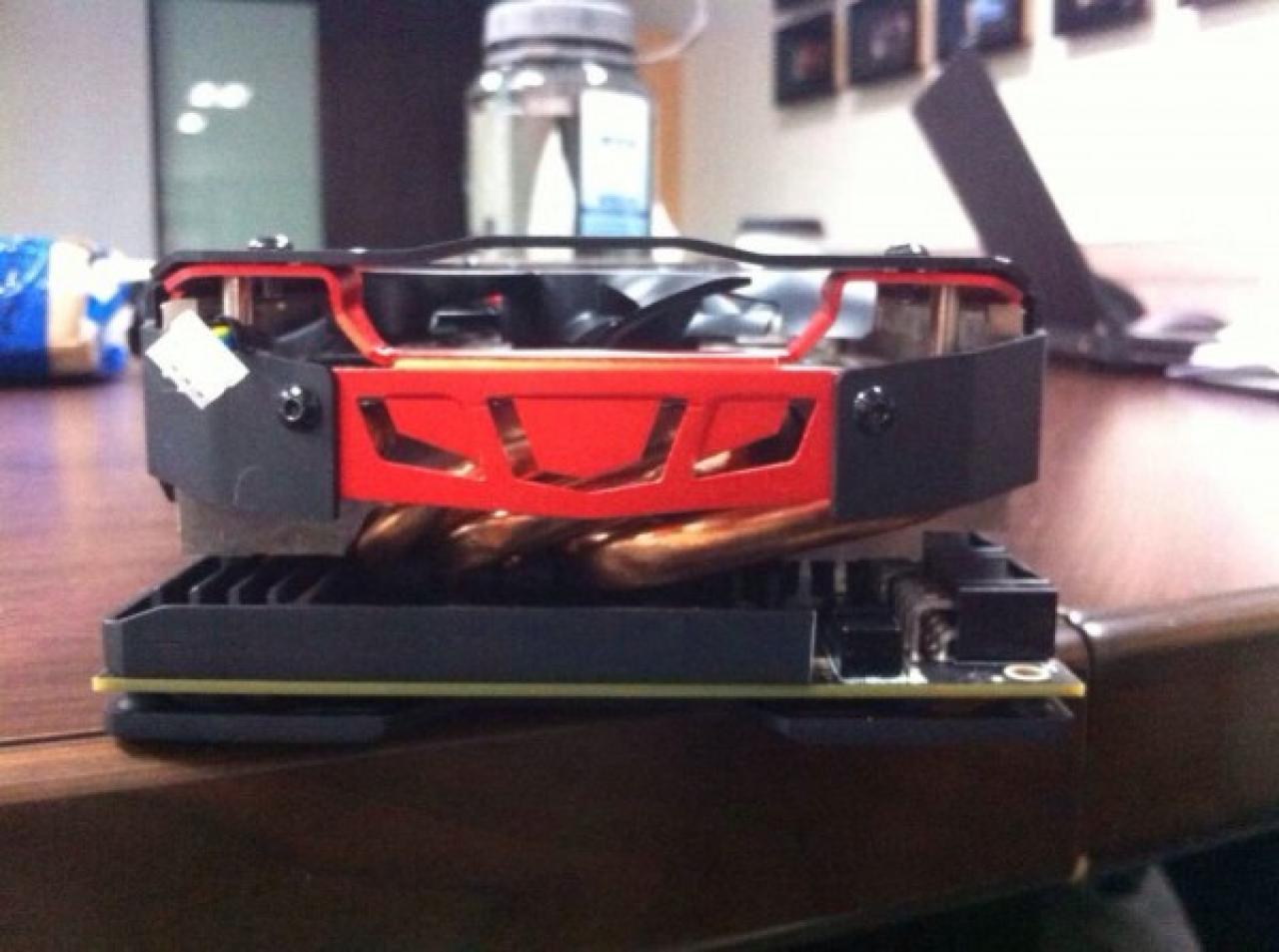 [05/05/2014] Powercolor Radeon R9 295X2: Grafikkarten-Monster mit vier 8-Pin-Anschlüssen (4)