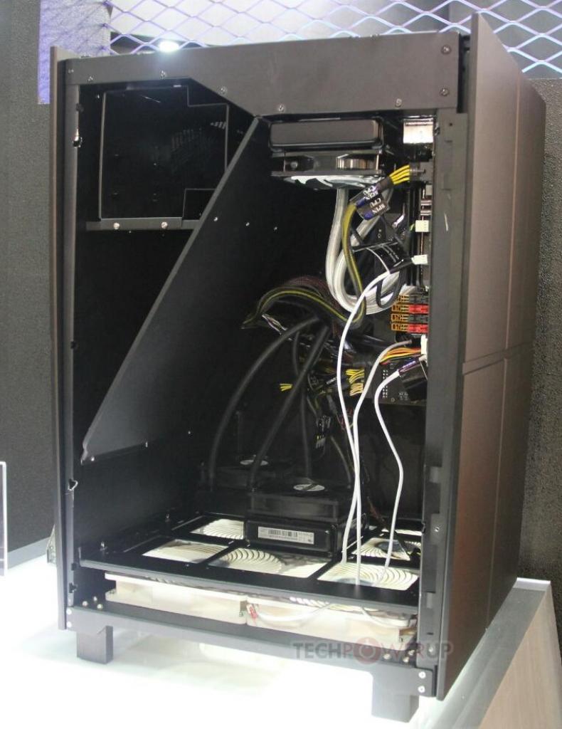 [04/06/2014] Silverstone mit Wasserkühlung ohne Pumpe und gigantischem Gehäuse (3)