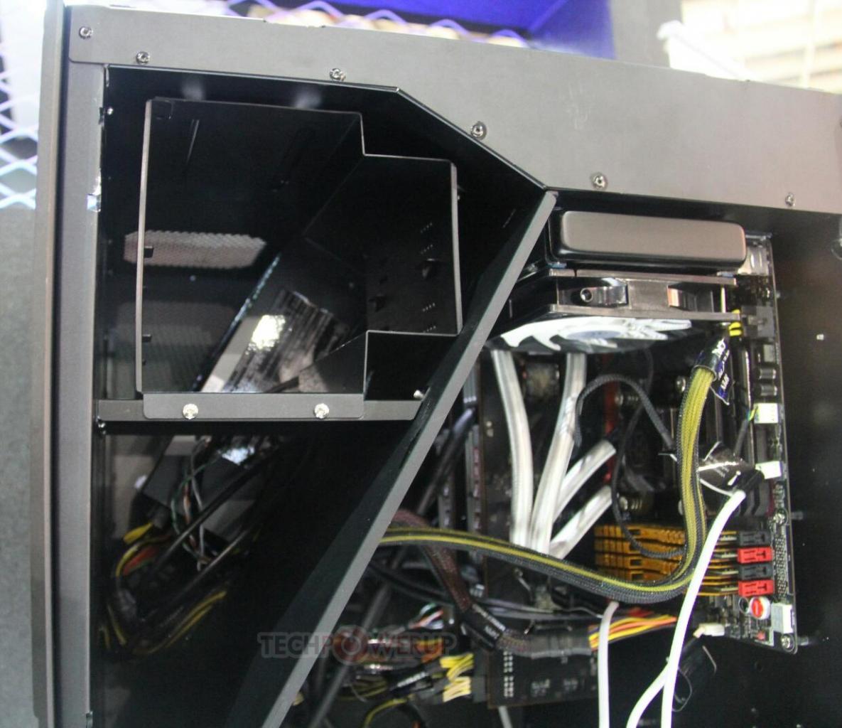 [04/06/2014] Silverstone mit Wasserkühlung ohne Pumpe und gigantischem Gehäuse (4)