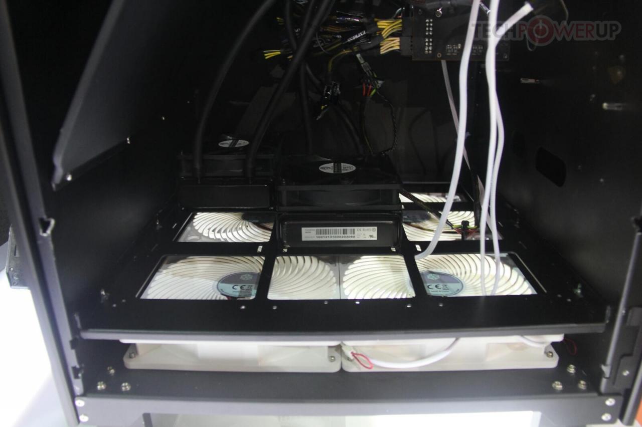 [04/06/2014] Silverstone mit Wasserkühlung ohne Pumpe und gigantischem Gehäuse (5)