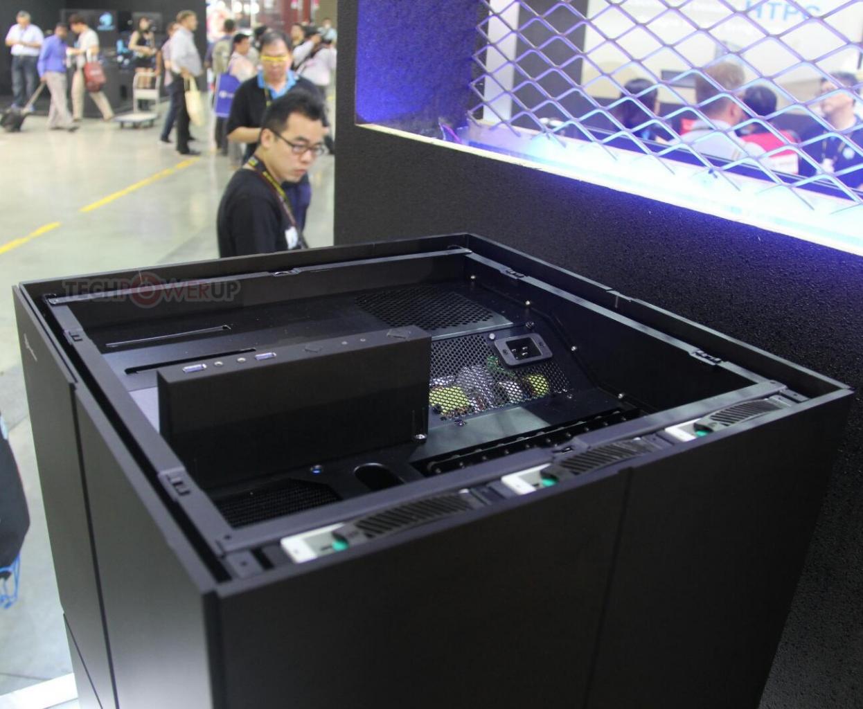 [04/06/2014] Silverstone mit Wasserkühlung ohne Pumpe und gigantischem Gehäuse (7)