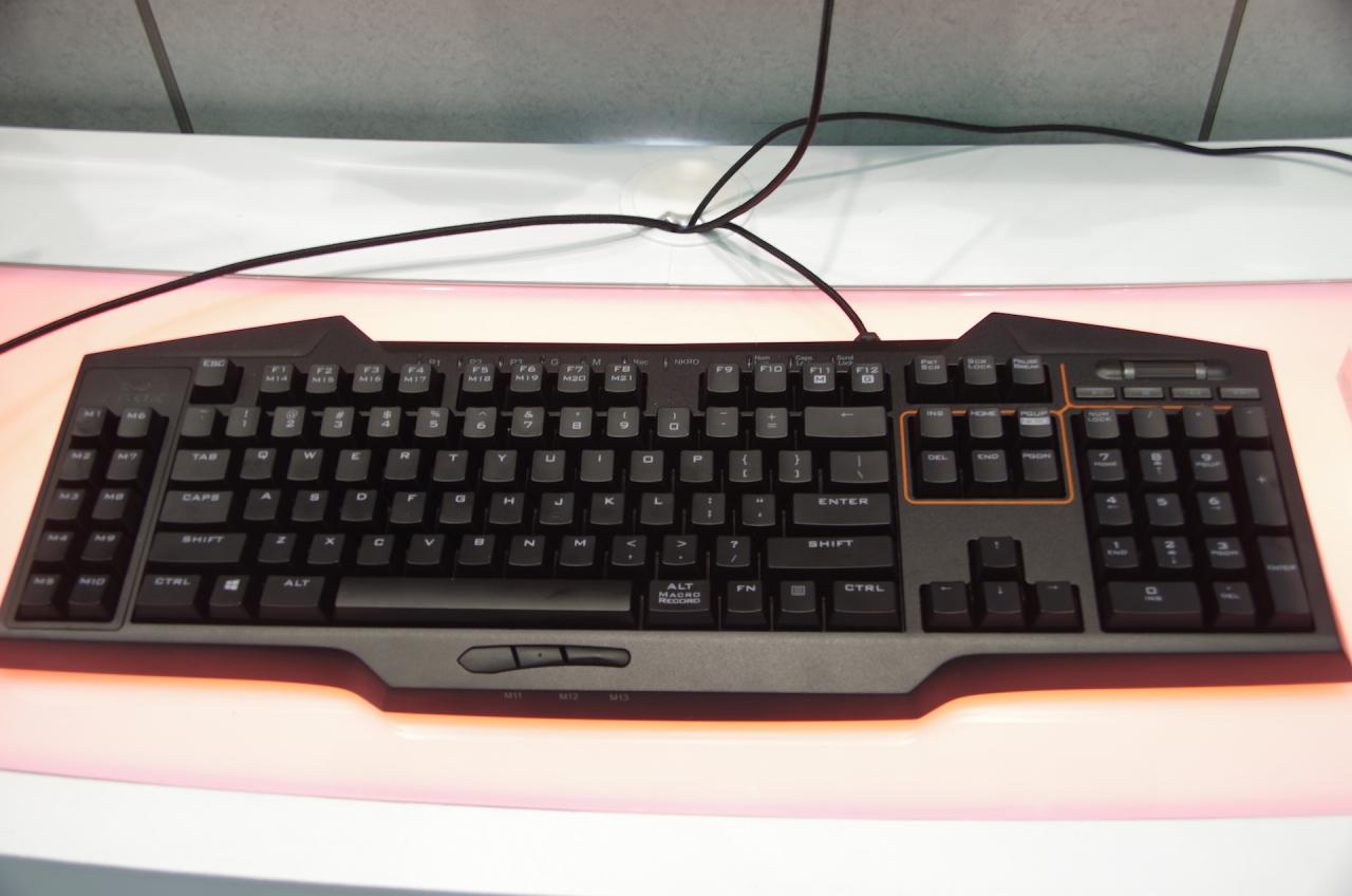 [04/06/2014] Asus ROG GK2000