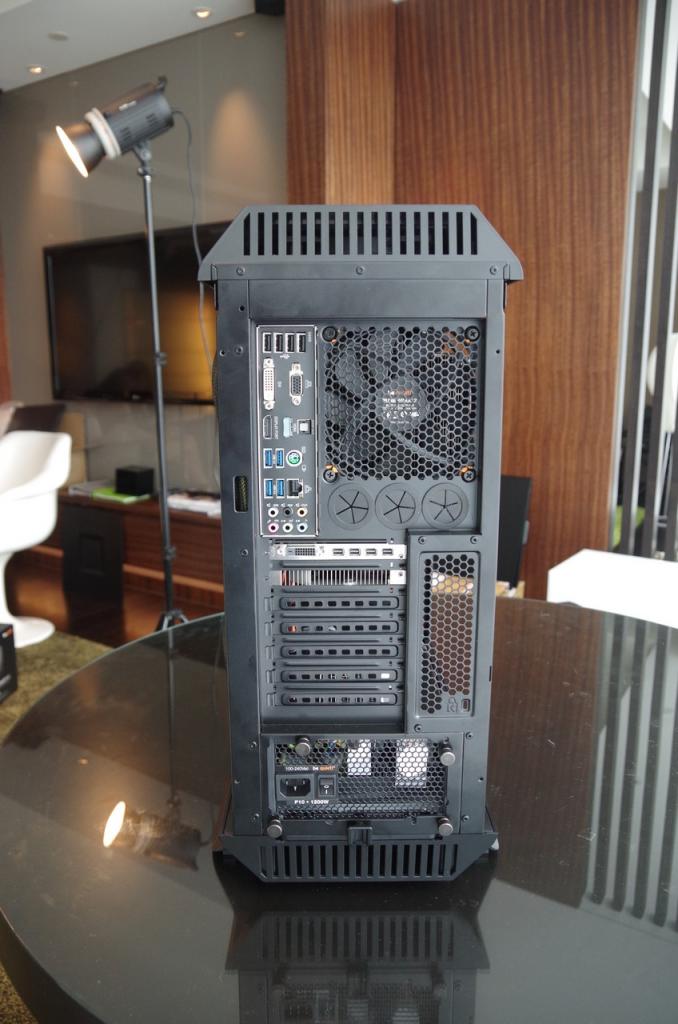 [02/06/2014] Be quiet zeigt seine Produkte auf der Computex (13)