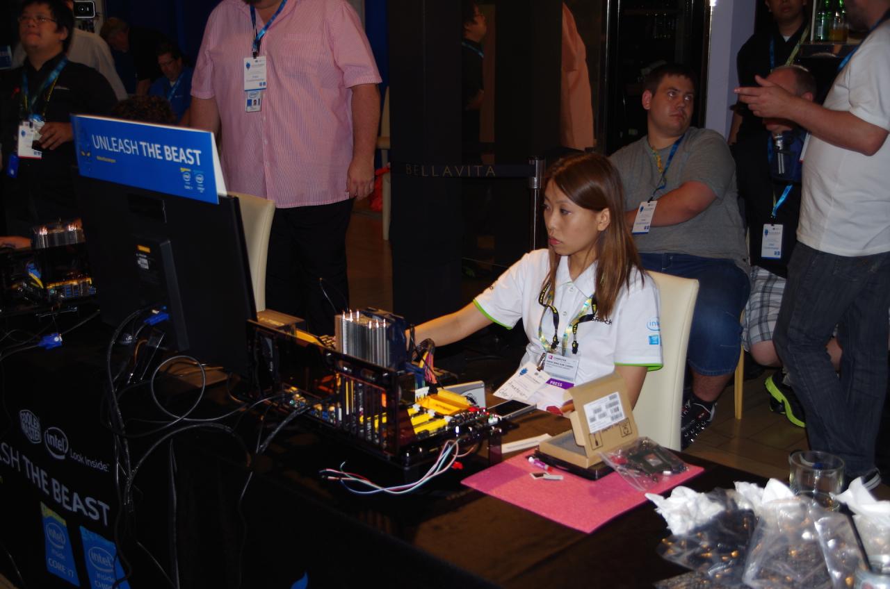 [04/06/2014] Computex 2014: OC-Weltrekord auf Intel's Devil's Canyon (18)