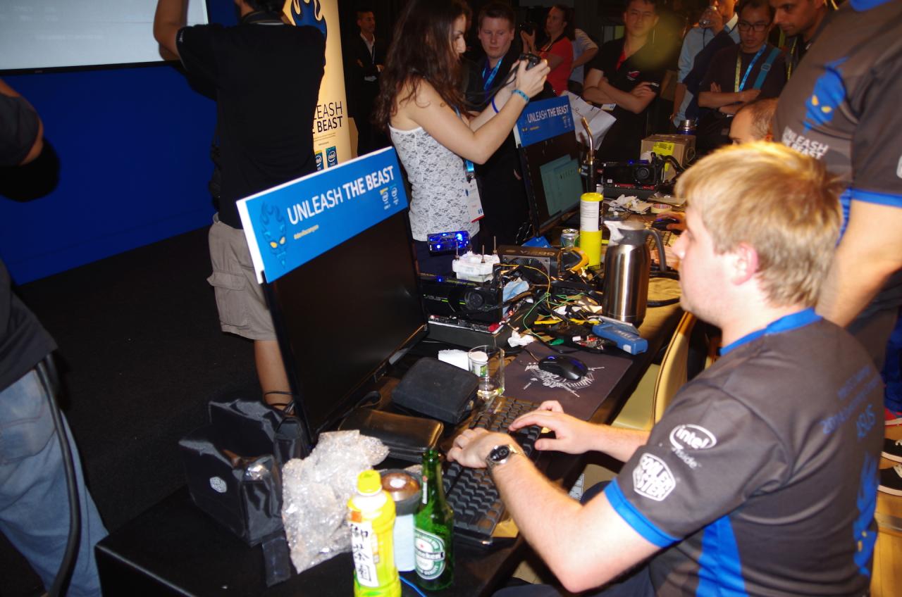 [04/06/2014] Computex 2014: OC-Weltrekord auf Intel's Devil's Canyon (22)