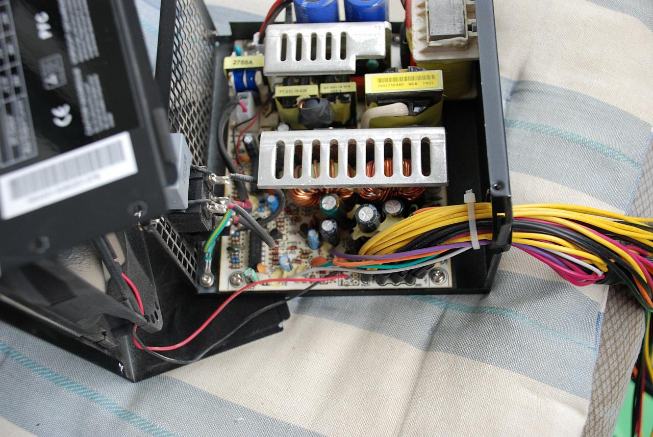 [16/06/2014] Update vom 16.06. mit neuen Netzteil-Impressionen (18)