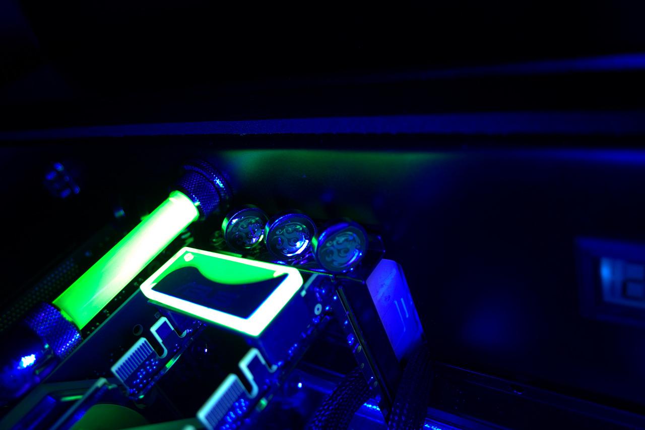[27/06/2014] Update Juli 2014 mit neuen wassergekühlten Setups (4)