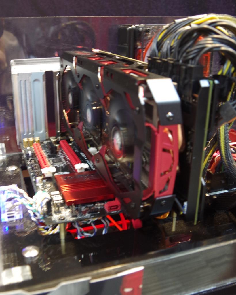 [05/06/2014] Powercolor Devil 13 Dual Core R9 290X: Bilder von der Computex (3)