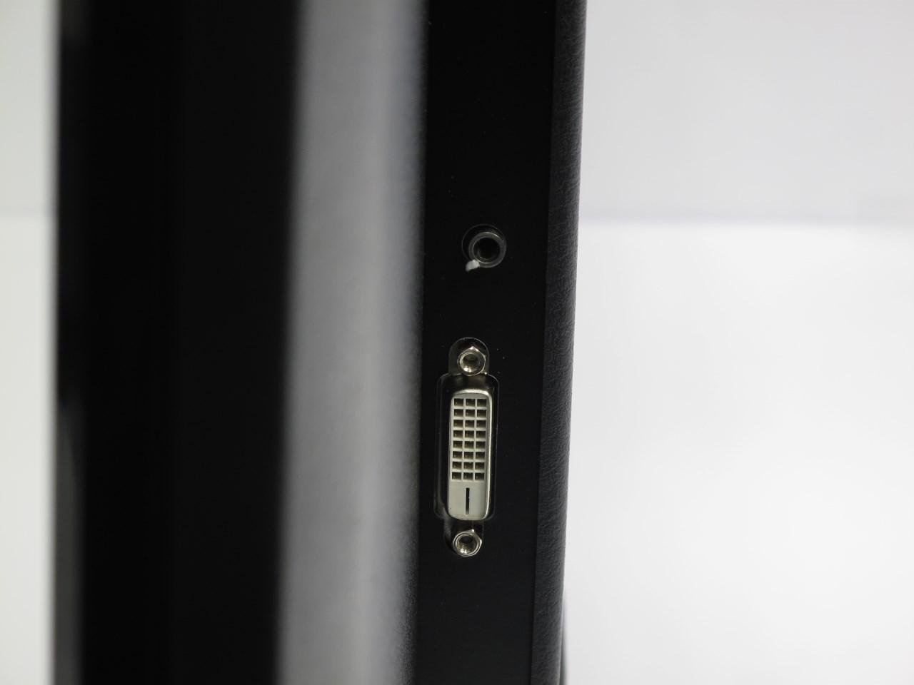 [16/06/2014] Qnix QX2710LED Anschluesse