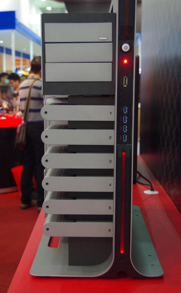 [05/06/2014] Thermaltake Level 10 Titanum: Bilder von der Computex (1)