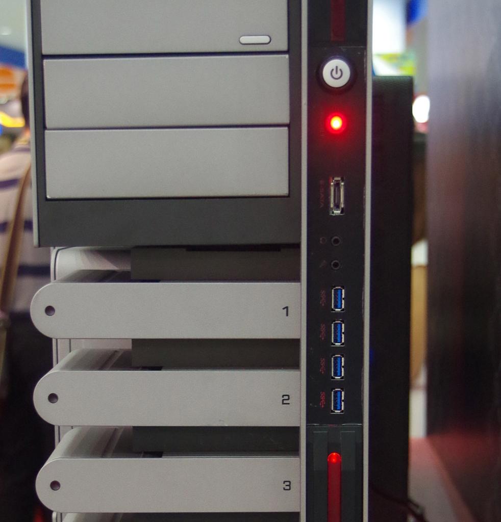 [05/06/2014] Thermaltake Level 10 Titanum: Bilder von der Computex (2)
