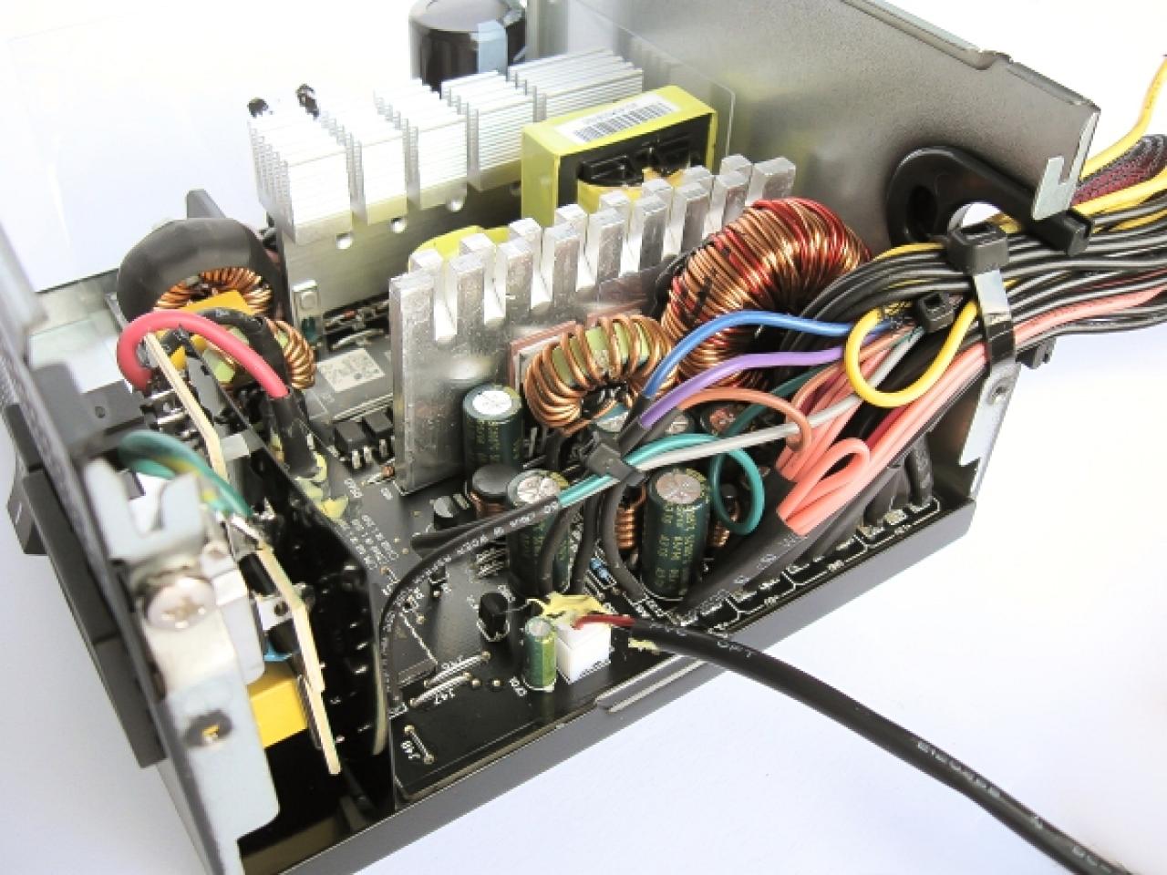 [16/07/2014] Xilence Performance A Series 530 Watt (10)
