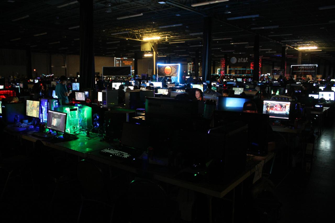[23/07/2014] Auf der QuakeCon 2014 nahmen mehrere Tausend Spieler an der 