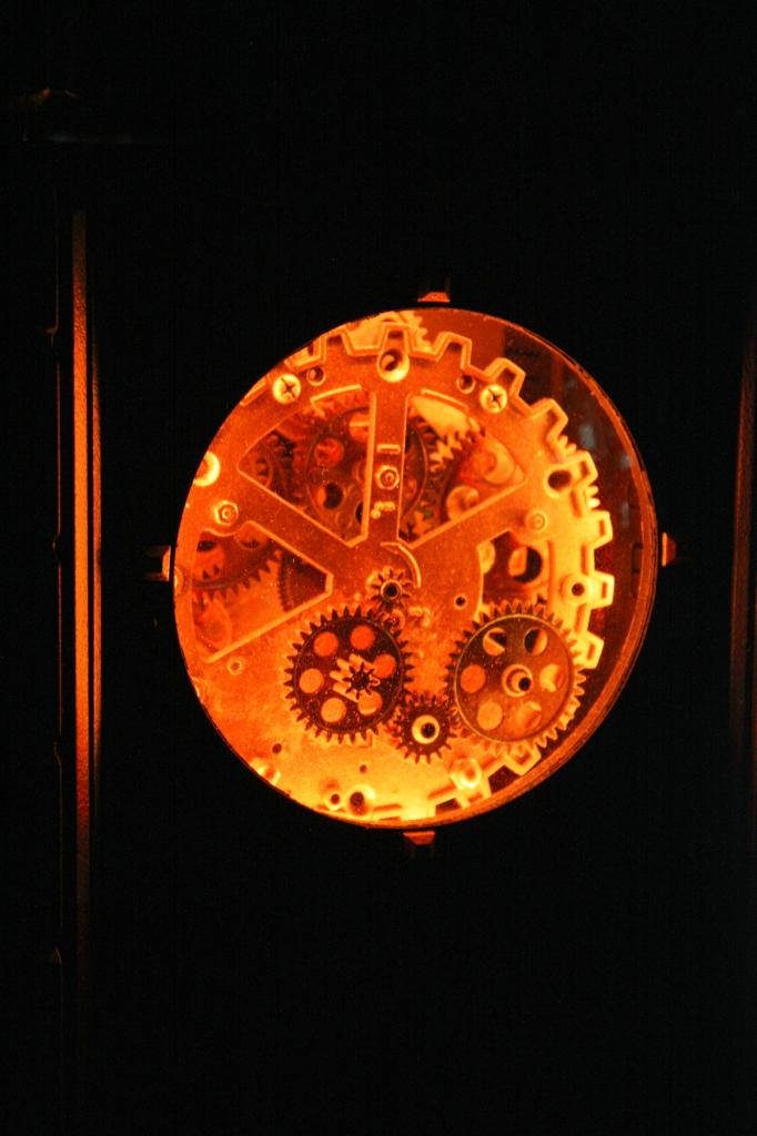 [23/07/2014] So etwa auf dieses, nun, nennen wir es einmal Uhrwerk.