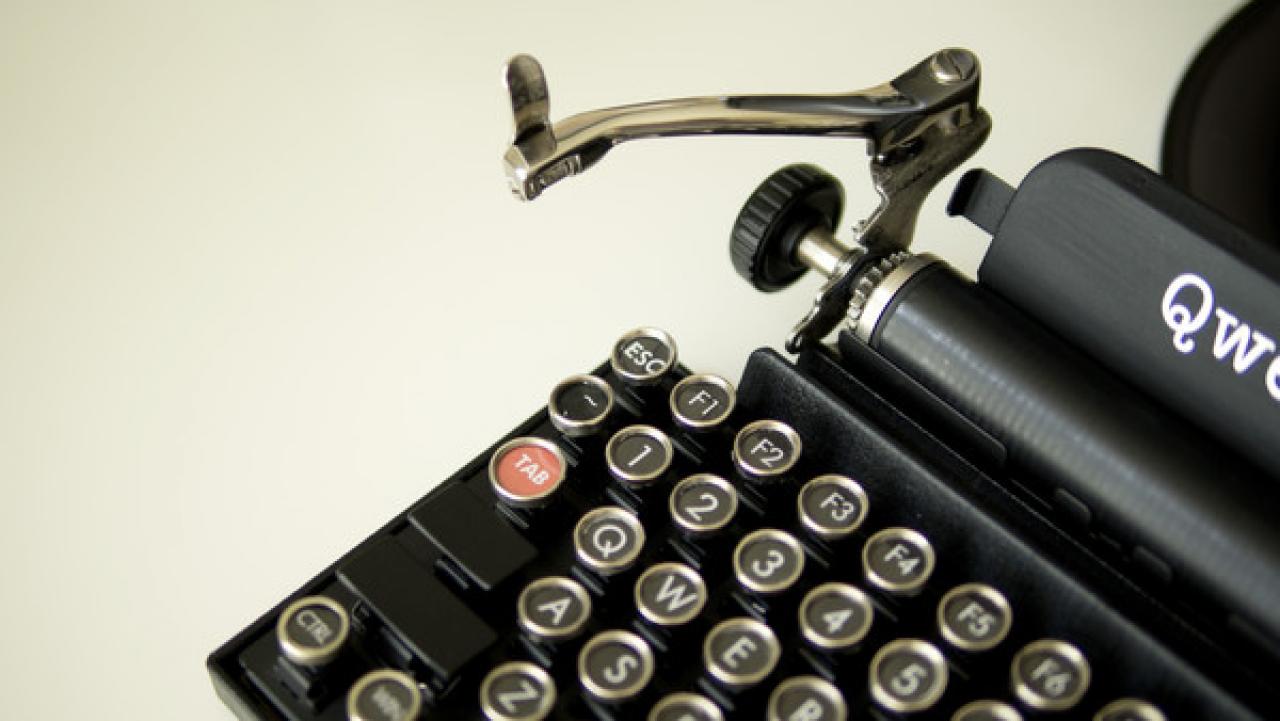 [09/07/2014] Qwerkywriter: Neumodische Schreibmaschinentastatur mit Cherry MX Blue (2)