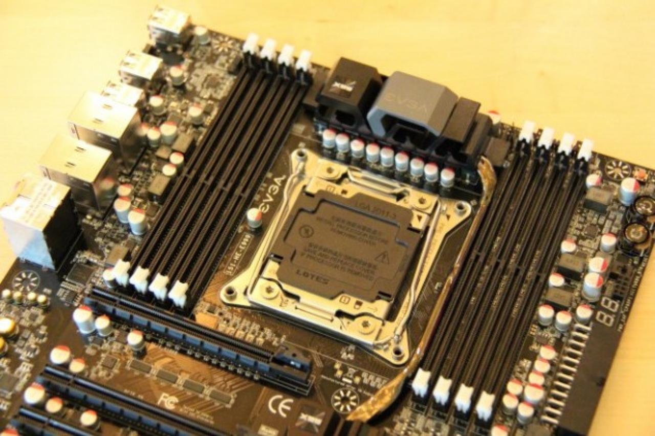 [17/08/2014] EVGA X99 Classified