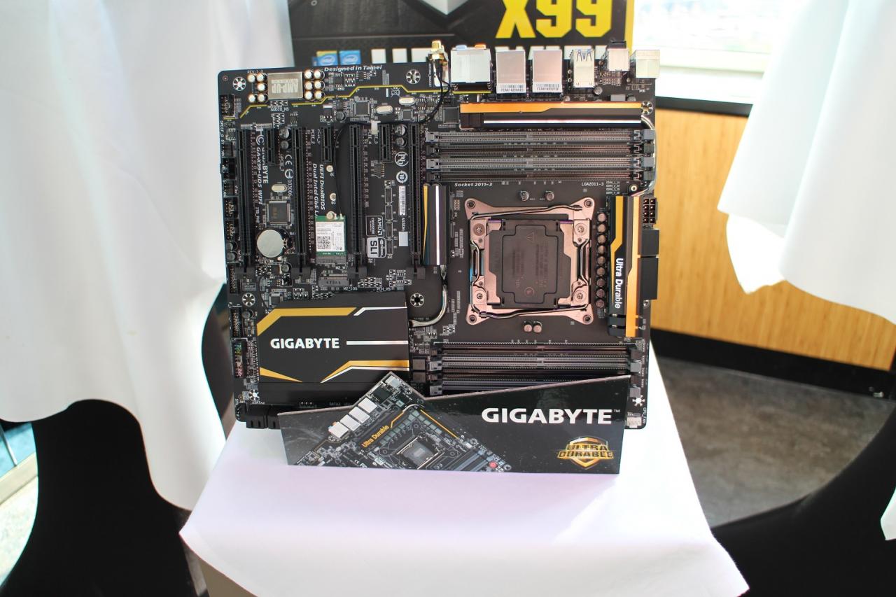[29/08/2014] Gigabytes X99-Mainboards angesehen: Vom X99-UD3 bis zum X99 SOC Force (15)