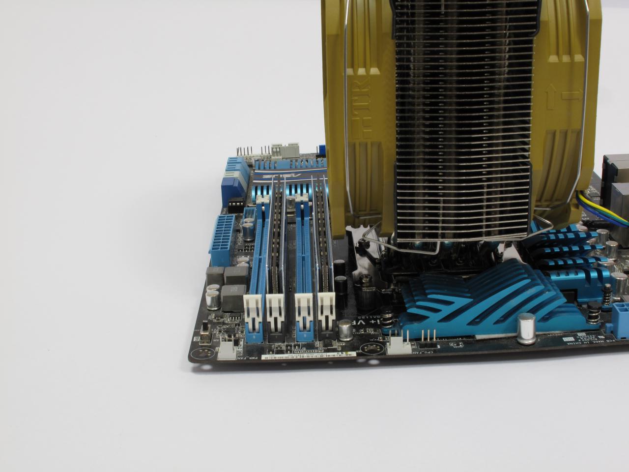 [22/08/2014] Thermalright Archon IB-E X2: Weiterhin genug Platz für RAM