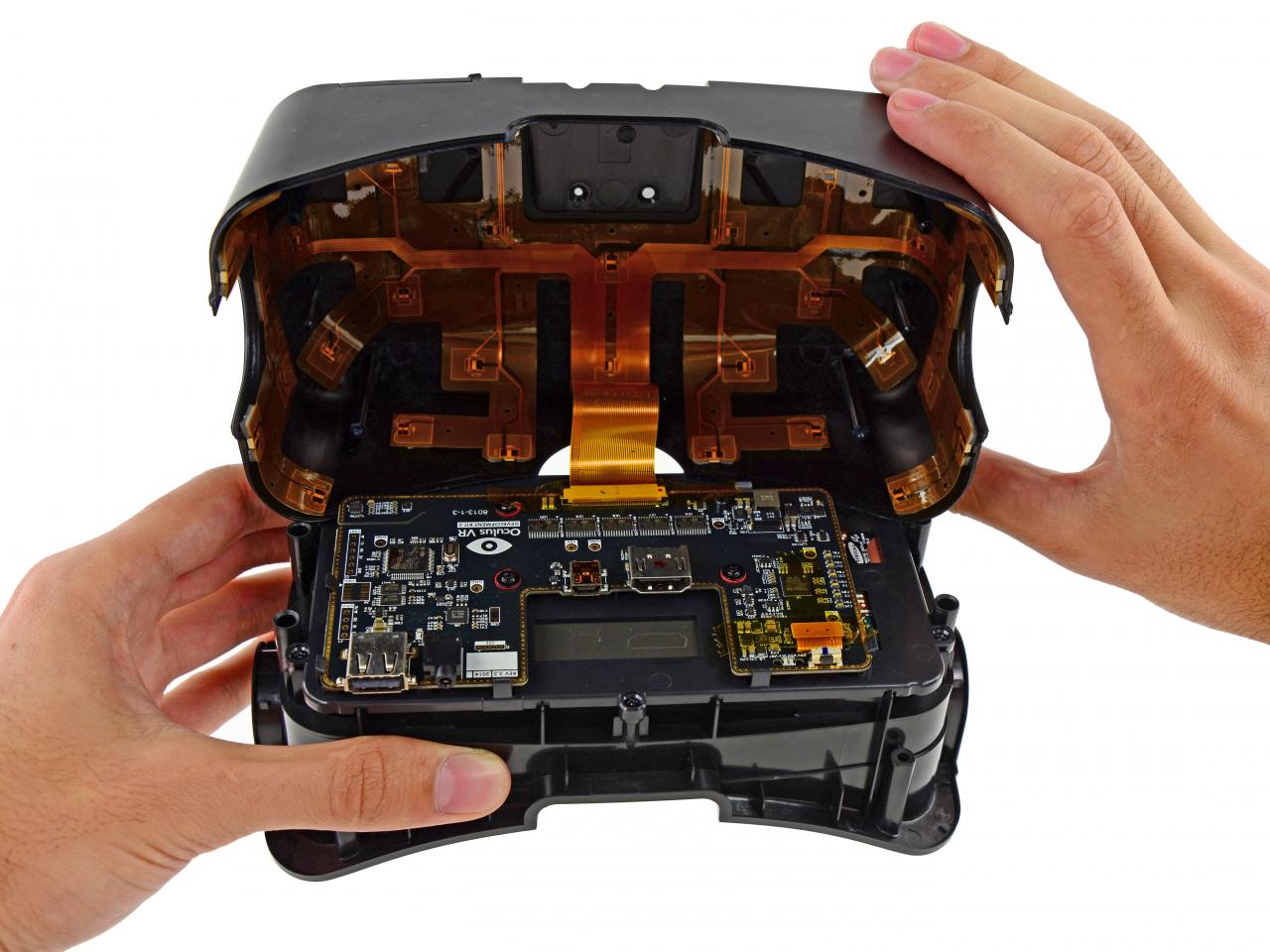 [01/08/2014] Überraschung - das Display das Samsung Galaxy Note 3 steckt im Oculus Rift DK2. (2)