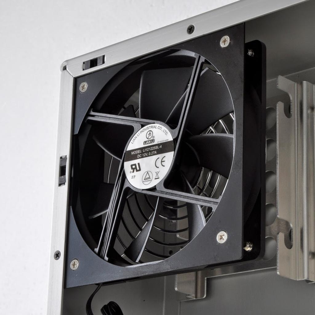 [25/08/2014] Lian Li PC-Q19: Schlankes 