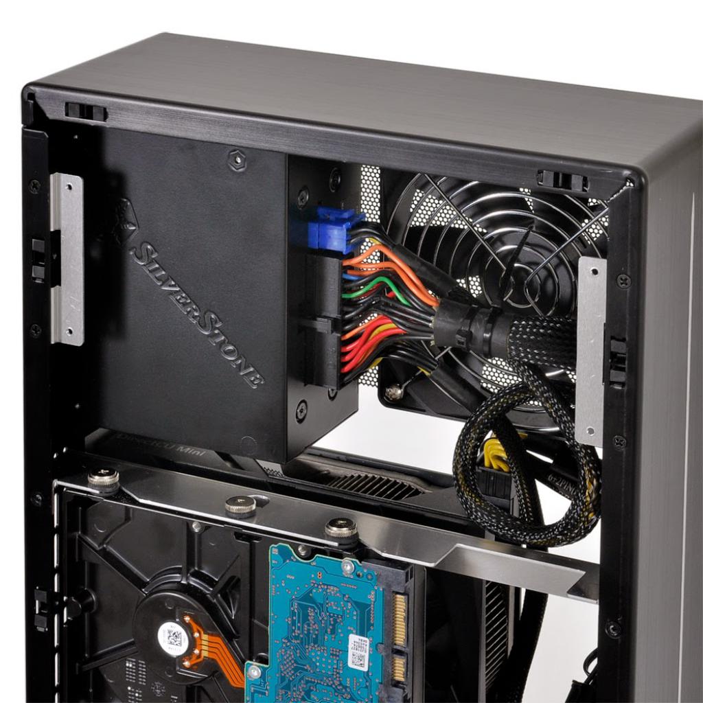 [25/08/2014] Lian Li PC-Q19: Schlankes 