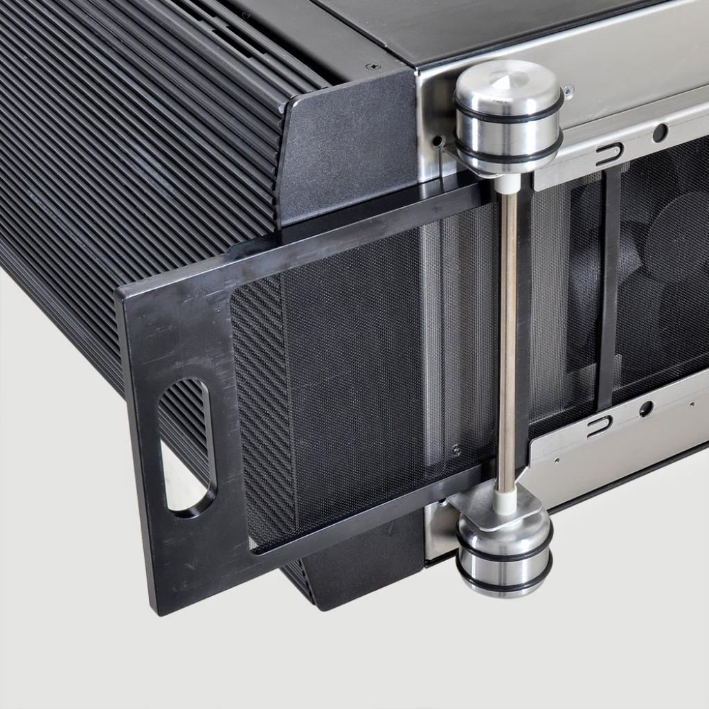 [01/08/2014] Lian Li PC-V2130: Gedämmter Big-Tower mit 95-Liter-Innenraum ab 399 Euro (14)