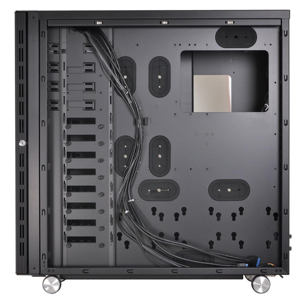 [01/08/2014] Lian Li PC-V2130: Gedämmter Big-Tower mit 95-Liter-Innenraum ab 399 Euro (26)