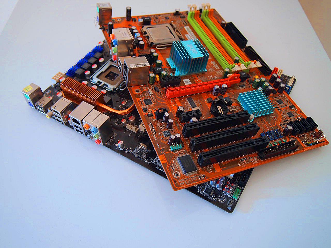 [08/08/2014] Update vom 11.08.: Abit IP 35P und Asus P5Q Pro mfg_XX