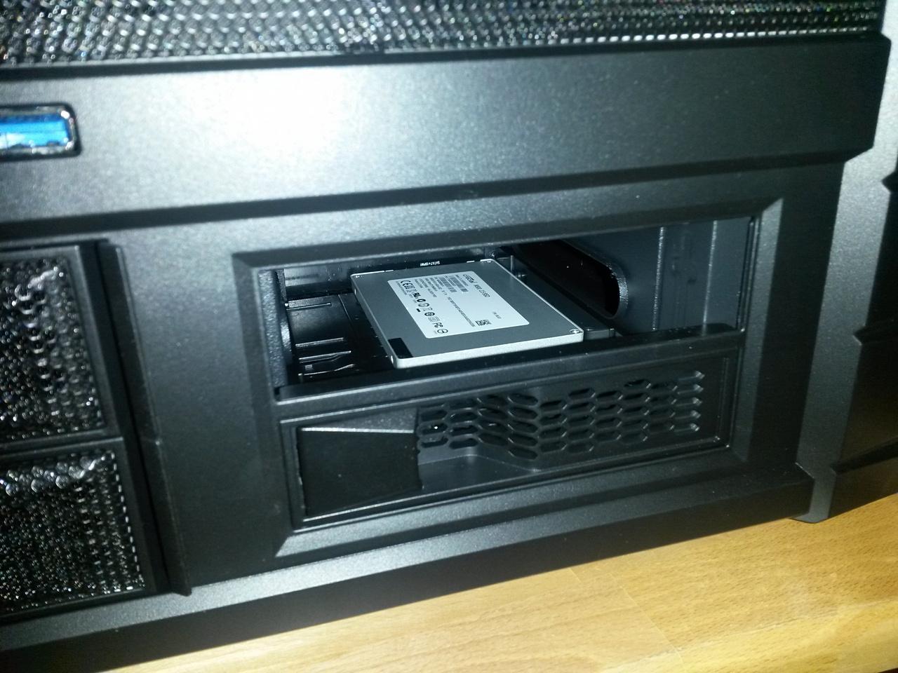 [13/08/2014] Cooler Master HAF XB Evo (14)