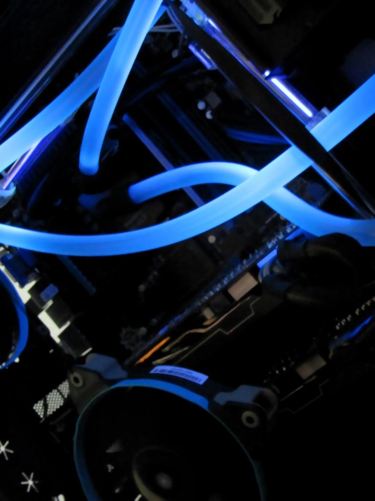 [29/08/2014] Update September 2014 mit neuen wassergekühlten PCs (1) (3)