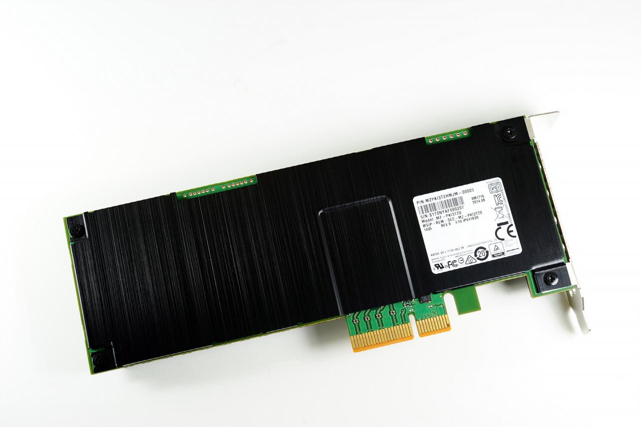 [28/09/2014] Samsung startet Produktion von NVMe-SSDs mit 3D-V-NAND-Speicher: bis zu 3.000 MByte/s Lesegeschwindigkeit (1)