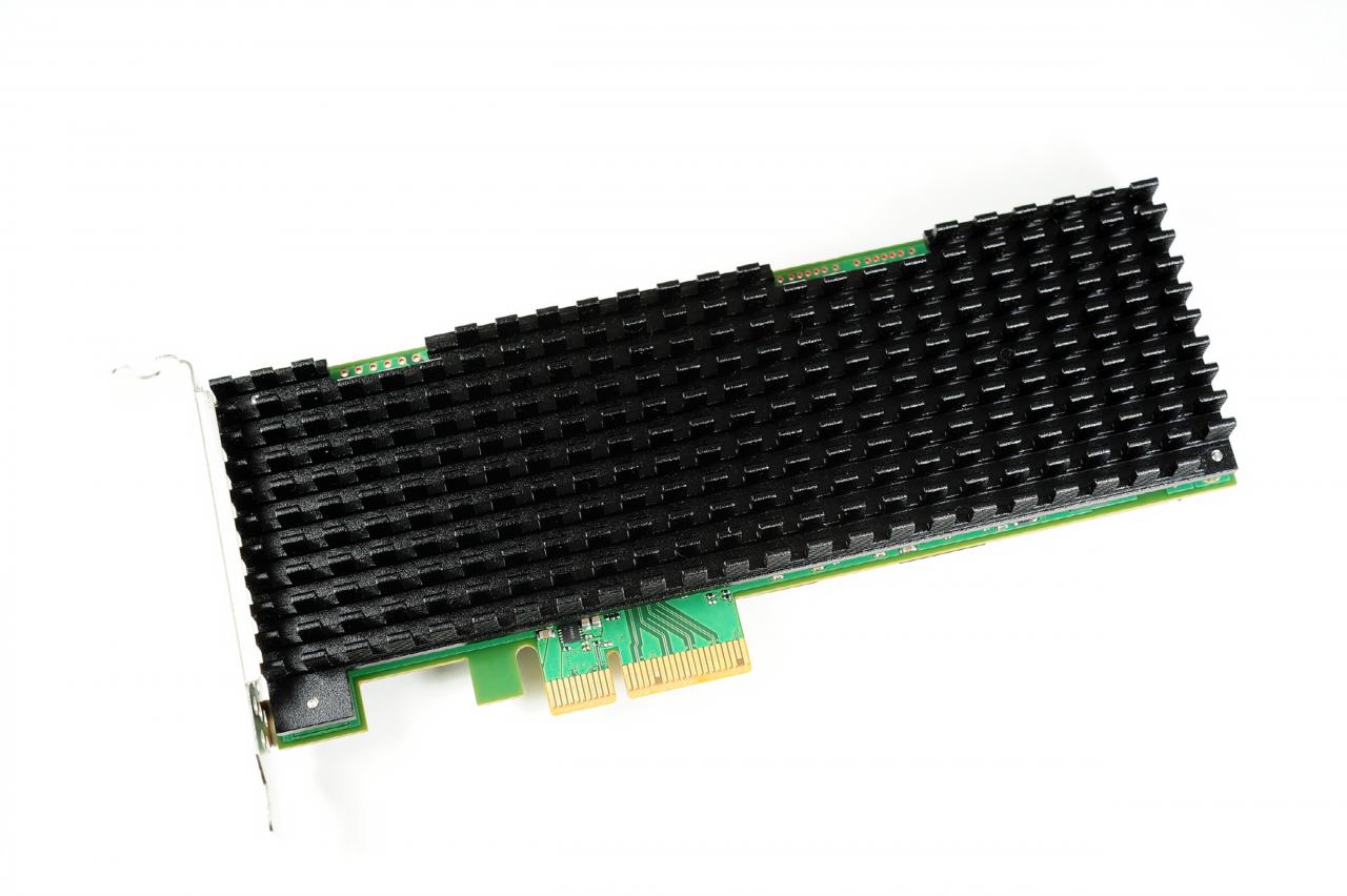 [28/09/2014] Samsung startet Produktion von NVMe-SSDs mit 3D-V-NAND-Speicher: bis zu 3.000 MByte/s Lesegeschwindigkeit (2)