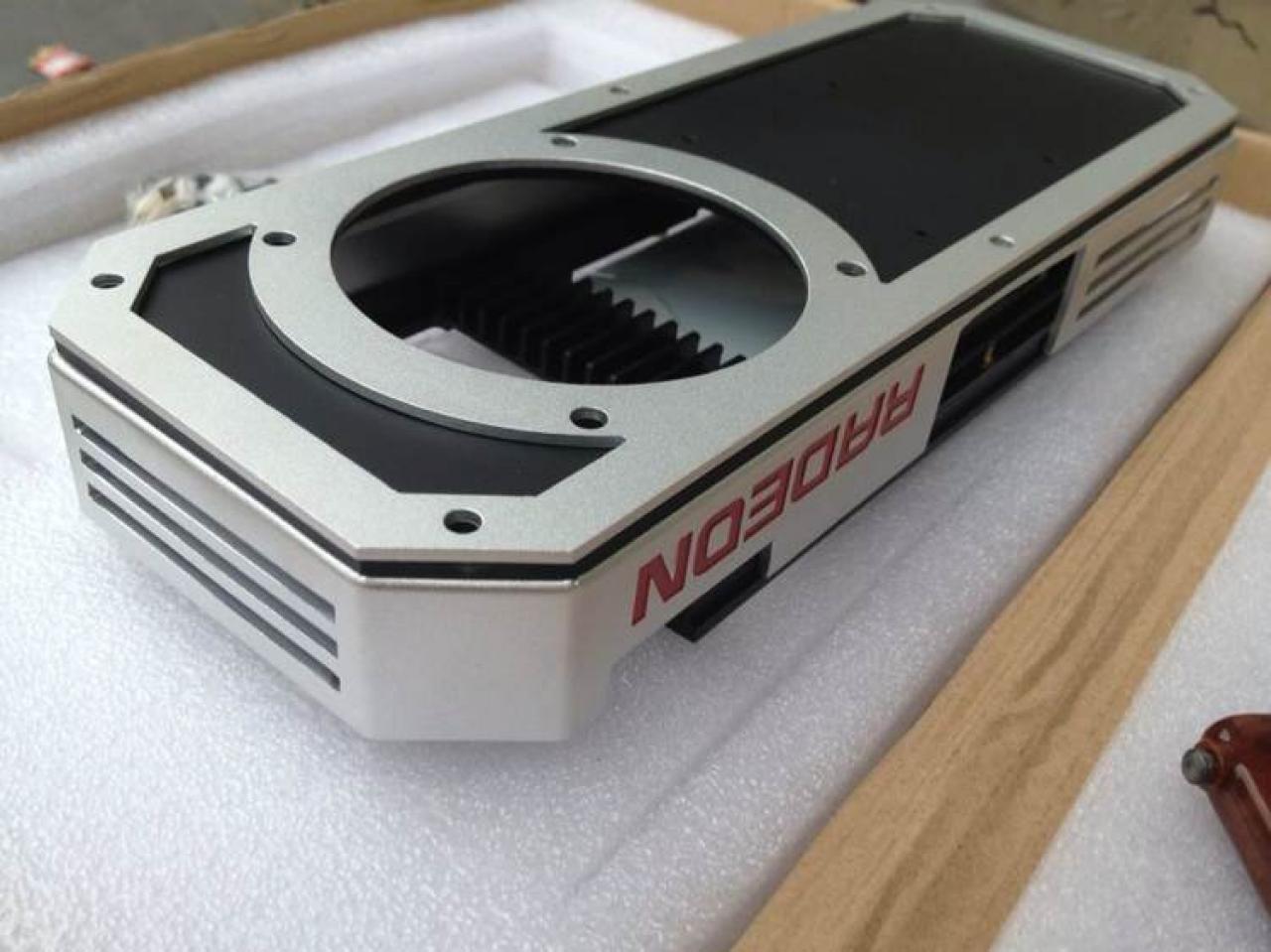[12/09/2014] Mögliche Abdeckung einer Hybrid-Kühlung für R9 390X