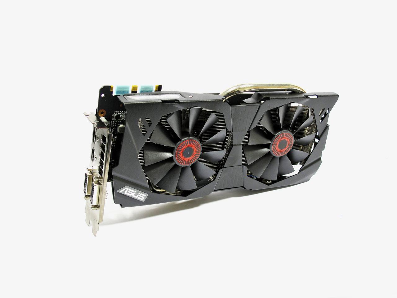 [30/09/2014] Geforce GTX 970 (hier eine Asus Strix): Diese Grafikkarte ist unter den PCGH-Lesern und vor allem bei Steam sehr verbreitet, Speicher-Debakel hin oder her.