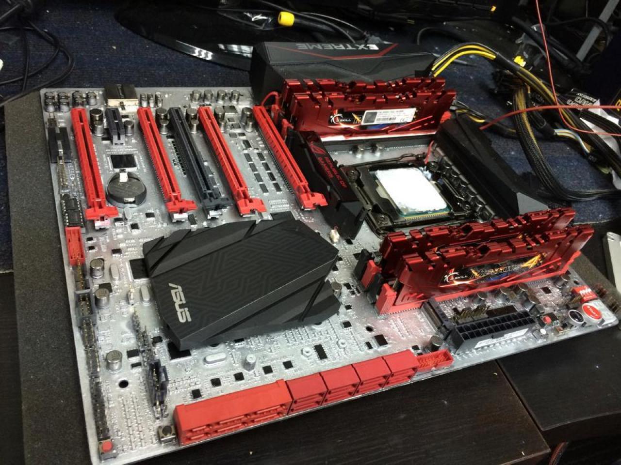 [04/09/2014] Intel Haswell-E OC-Rekord: Core i7-5960X auf 6,55 GHz übertaktet (3)