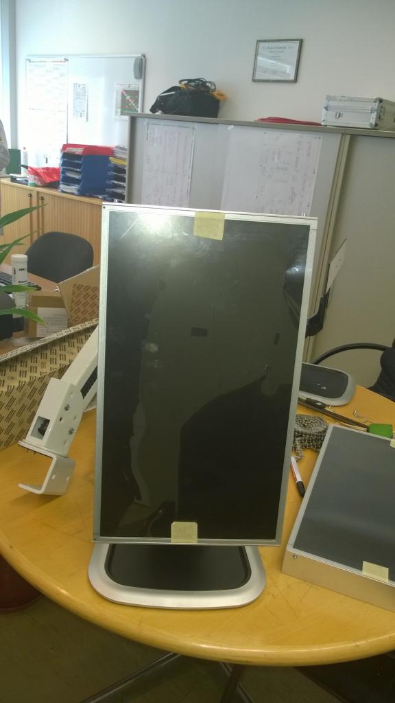 [26/09/2014] Eigenbau-Monitore im Forum: Panels vom Kaffeeautomaten, Elektronik von Ebay (4)