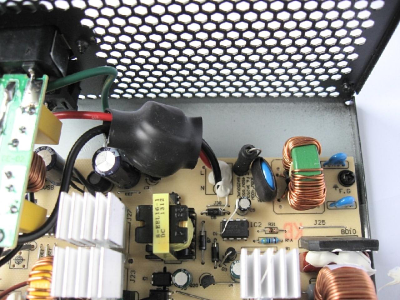[23/09/2014] MS-Tech Value Edition 950W: PCGHX-Test an der Chroma (12)