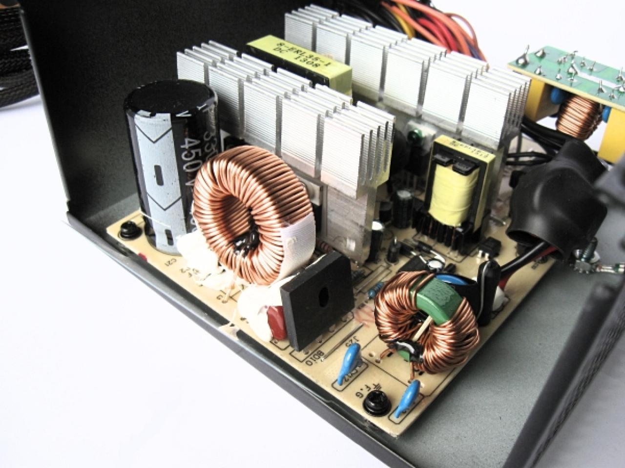 [23/09/2014] MS-Tech Value Edition 950W: PCGHX-Test an der Chroma (14)